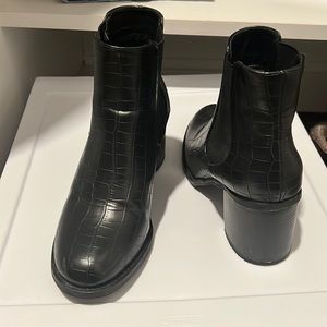 Crocodile printed black booties